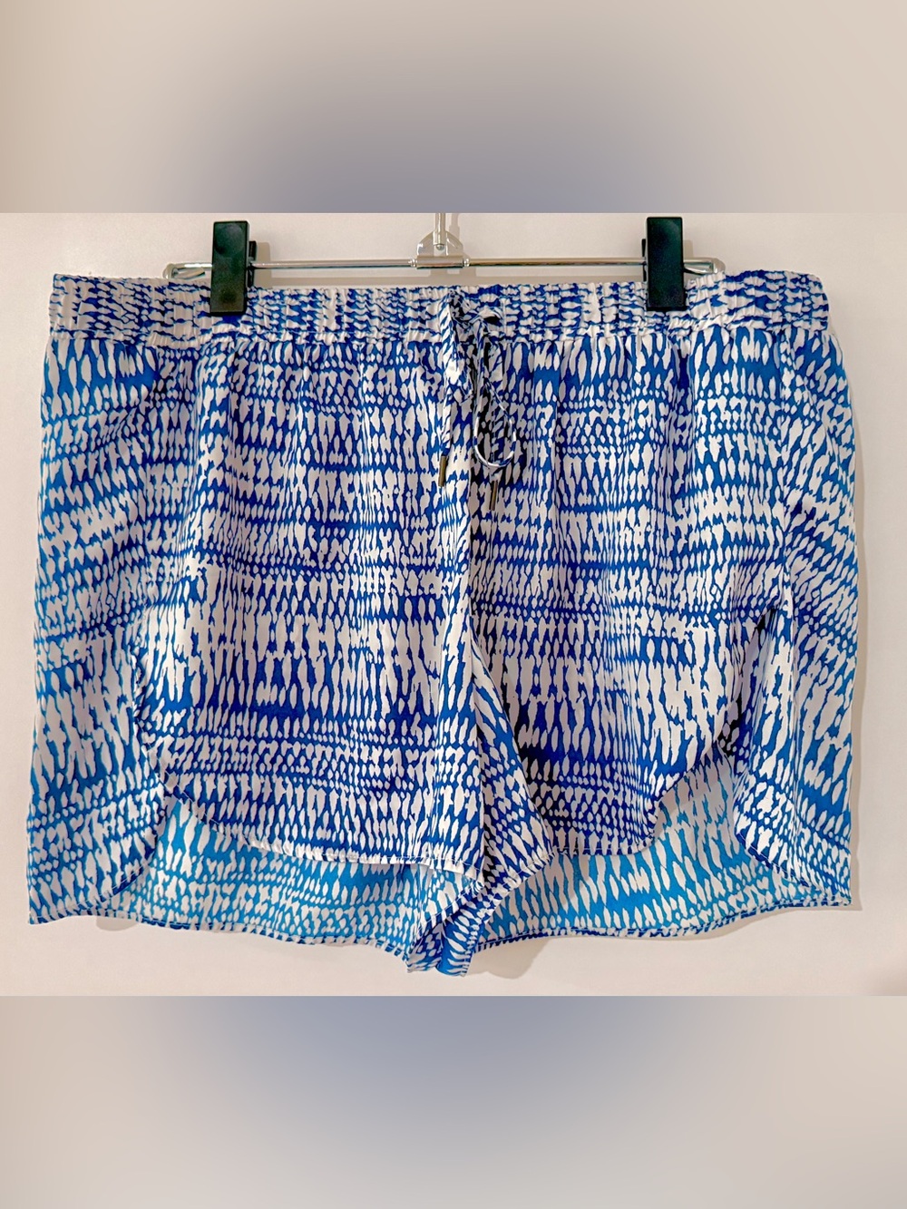 H&M Blue Patterned Women's Elastic Waist Beach Shorts